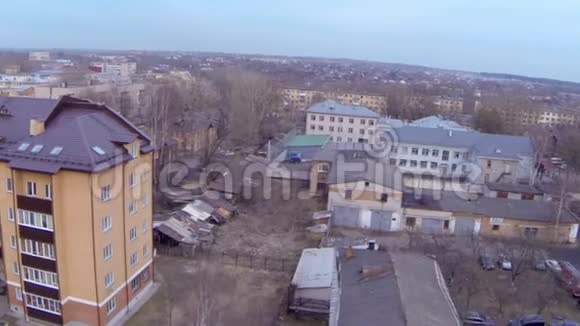一个城镇的空中录像视频的预览图
