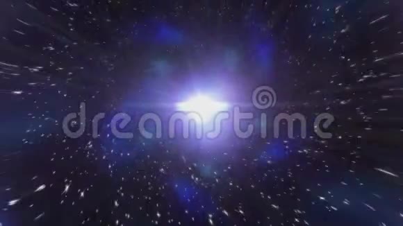 在抽象的虫洞时间和空间云和数百万颗恒星中向后移动动画美丽的蓝色星系视频的预览图