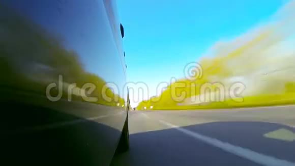 开着一辆车左侧参考资料时光流逝高清1080p视频的预览图