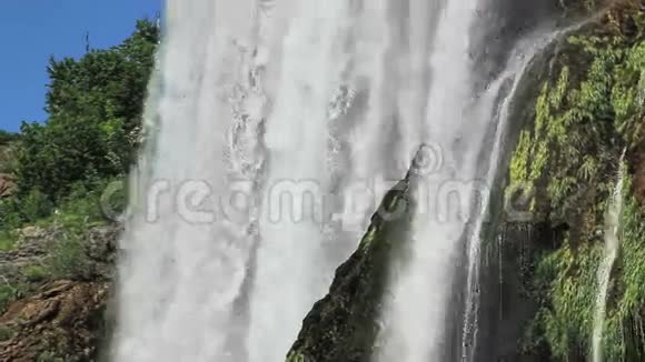 瀑布Krcic特写镜头视频的预览图