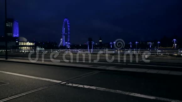 伦敦夜间交通视频的预览图