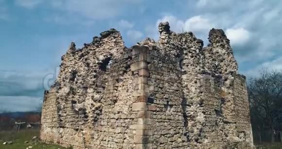 空中射击圣殿骑士古堡的废墟视频的预览图