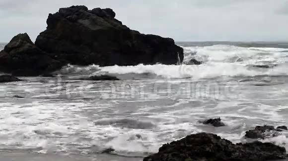 北加利福尼亚海滩冲浪日视频的预览图