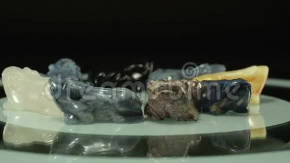 宝石石雕青蛙旋转视频的预览图
