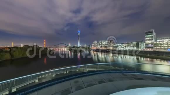 黄昏时分杜塞尔多夫360度全景无缝视频循环视频的预览图