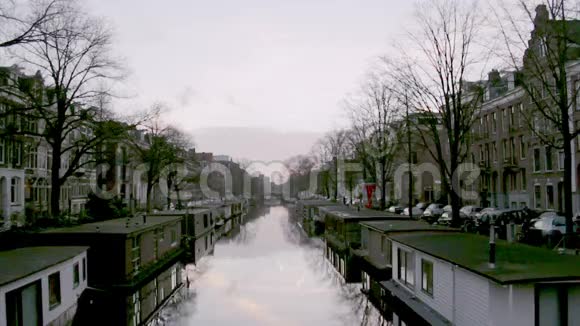 阿姆斯特丹的传统城市运河景观雅各布范列内帕纳视频的预览图