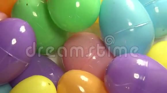 复活节彩蛋糖果假日视频的预览图