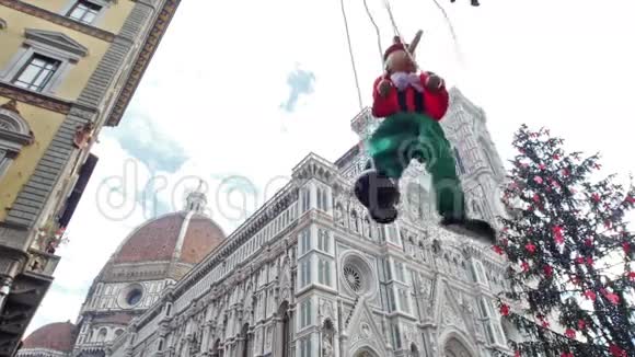 意大利木偶皮诺曹在佛罗伦萨跳舞视频的预览图