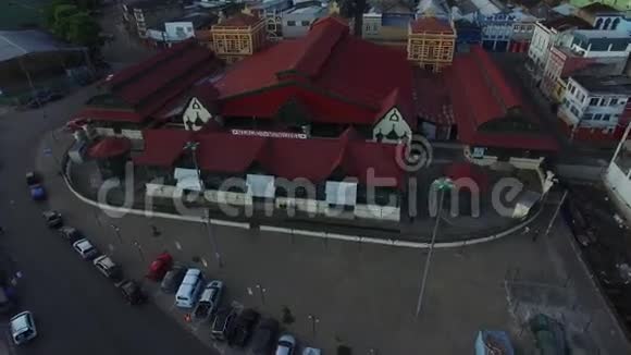 巴西亚马逊马瑙斯市政市场的鸟瞰图视频的预览图