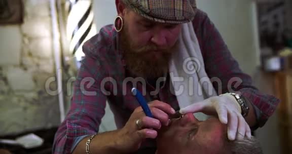 剃刀剃刀客户视频的预览图