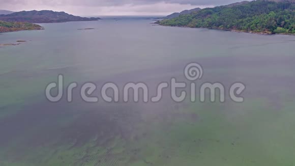 苏格兰高地莫达湖的鸟瞰图视频的预览图