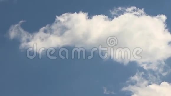 蓝天和云彩视频的预览图