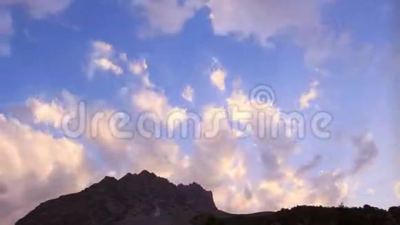 在山上日落帕米尔塔日基斯坦时间视频的预览图