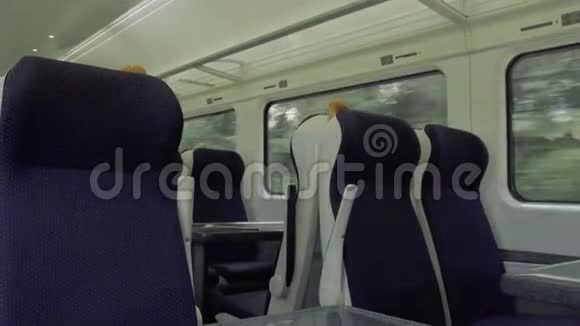 室内火车阳光明媚4k视频的预览图