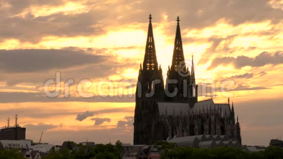 德国科隆或科隆日落时的科隆大教堂视频的预览图