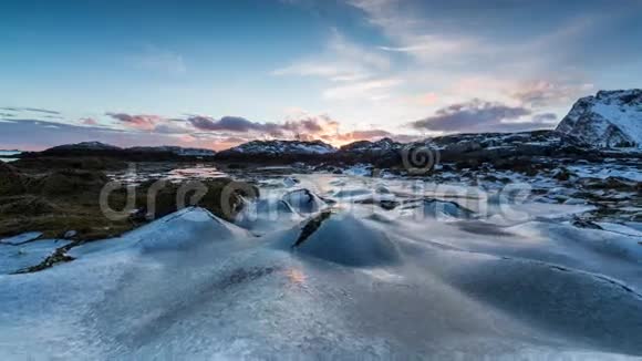 挪威沿海的冰冻表面景观视频的预览图