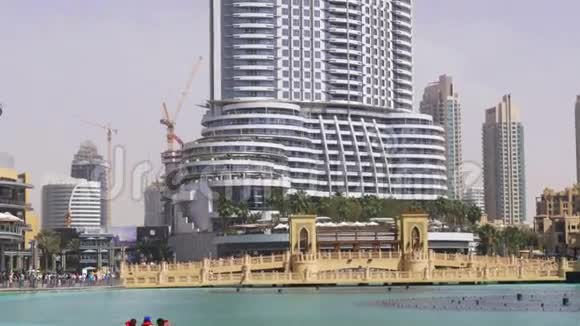 迪拜喷泉著名酒店俯视4k阿联酋视频的预览图