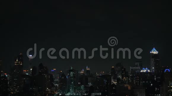 夜城的闪电视频的预览图