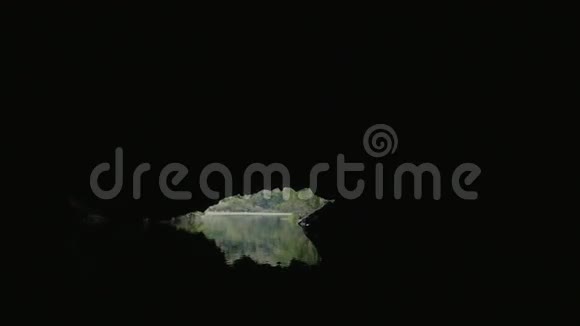 越南TrangAn的洞穴和山景视频的预览图