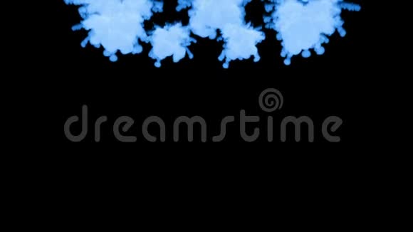 蓝色辉光墨水在水中的3D渲染在黑色背景上卢马哑光作为阿尔法面具的墨水效果或背景视频的预览图