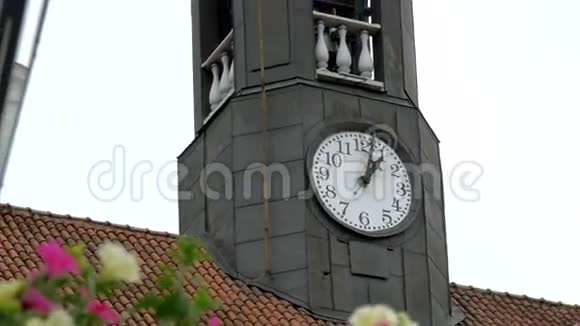 塔图4KFS700奥德赛7Q旧市政厅的塔钟视频的预览图