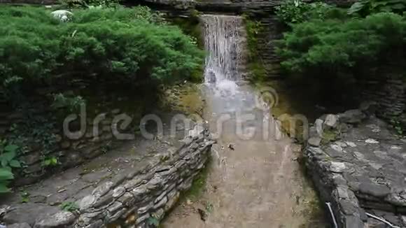 位于Gelendzhik的阶梯瀑布视频的预览图