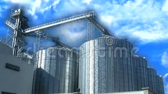 小麦筒仓和云时程视频的预览图