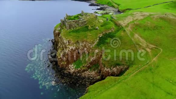 苏格兰高地的典型景观空中无人机镜头视频的预览图