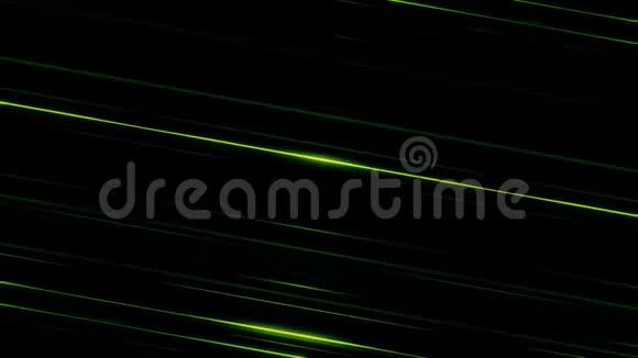 闪闪发光的绿色直线照耀在黑色的背景和旋转无缝的循环平行的明亮光线视频的预览图
