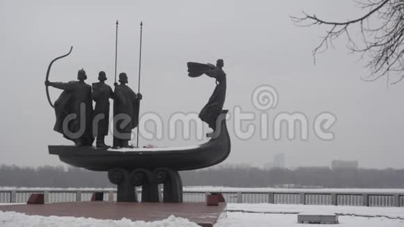 基辅创始人纪念碑冬天乌克兰视频的预览图