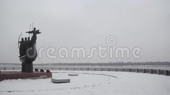 基辅创始人纪念碑冬天乌克兰视频的预览图