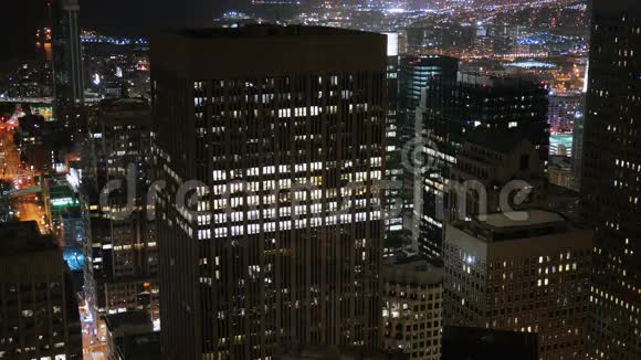 城市天际线办公大楼夜间旧金山加州4K视频的预览图