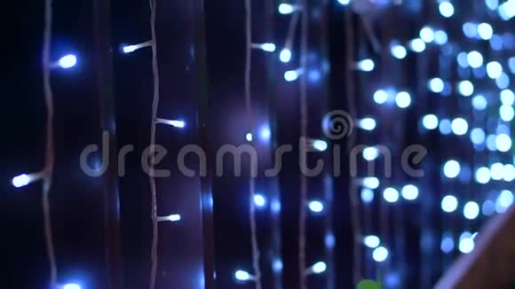 视频节日背景圣诞照明关闭闪烁灯装饰视频的预览图