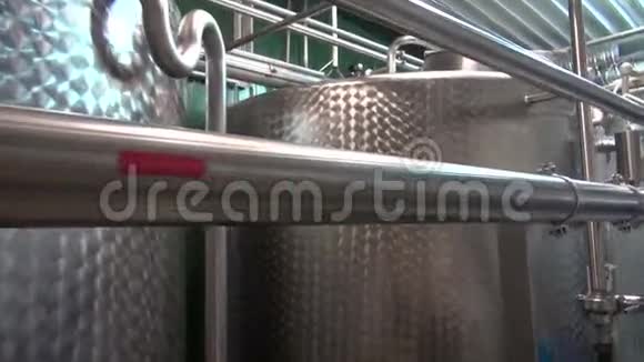新型啤酒酿造厂钢结构研究视频的预览图