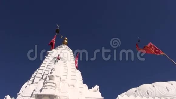 印度教白庙塔和红旗在拉贾斯坦邦乔德弗堡视频的预览图