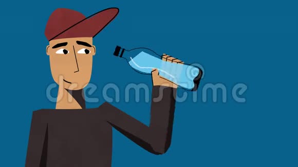 从蓝色背景的瓶子里抽出饮用水视频的预览图
