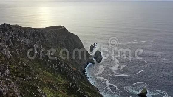 斯利弗联盟悬崖空中是欧洲最高的海崖之一海拔1972英尺或601米视频的预览图