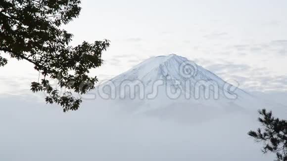 富士山和晨雾视频的预览图