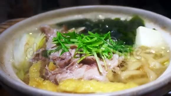 肉肉火锅日本菜日式料理视频的预览图