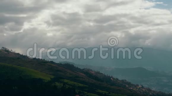 厄瓜多尔的山景视频的预览图