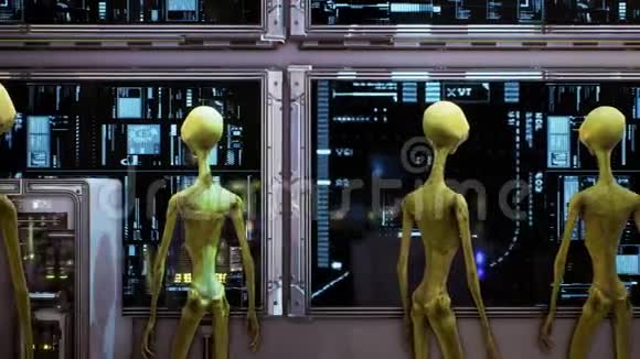 飞船仪表板附近的外星人超现实的概念可循环使用视频的预览图