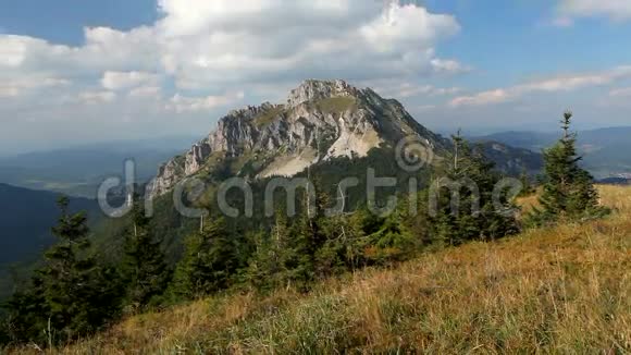 斯洛伐克山峰Rozsutec视频的预览图