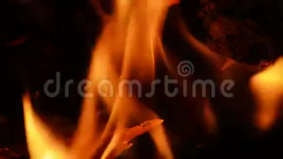 壁炉木头燃烧关闭你视频的预览图
