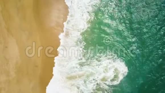 无人海滩的俯视图大西洋葡萄牙海岸视频的预览图