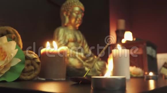 按摩院的佛像和蜡烛视频的预览图