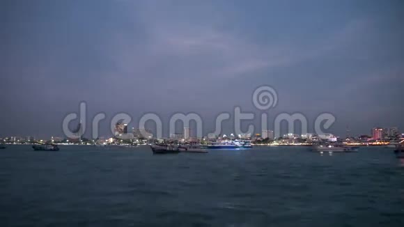 泰国夜湾旅游芭堤雅视频的预览图