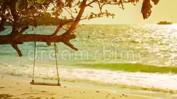 海滩大海和船美丽的热带景观摇摆视频的预览图