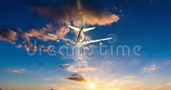 飞机乘晴天蓝天飞行循环视频延时视频的预览图