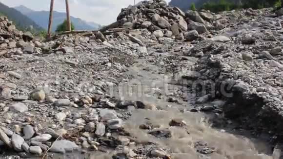 滑坡泥石流在拉里斯萨尔茨堡下雨后奥地利视频的预览图