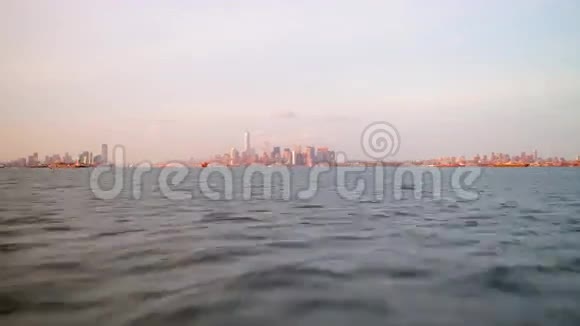 日落渡轮从曼哈顿到斯塔顿岛4k时间从纽约视频的预览图